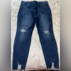 Maurice’s hi rise size 18w distressed jean